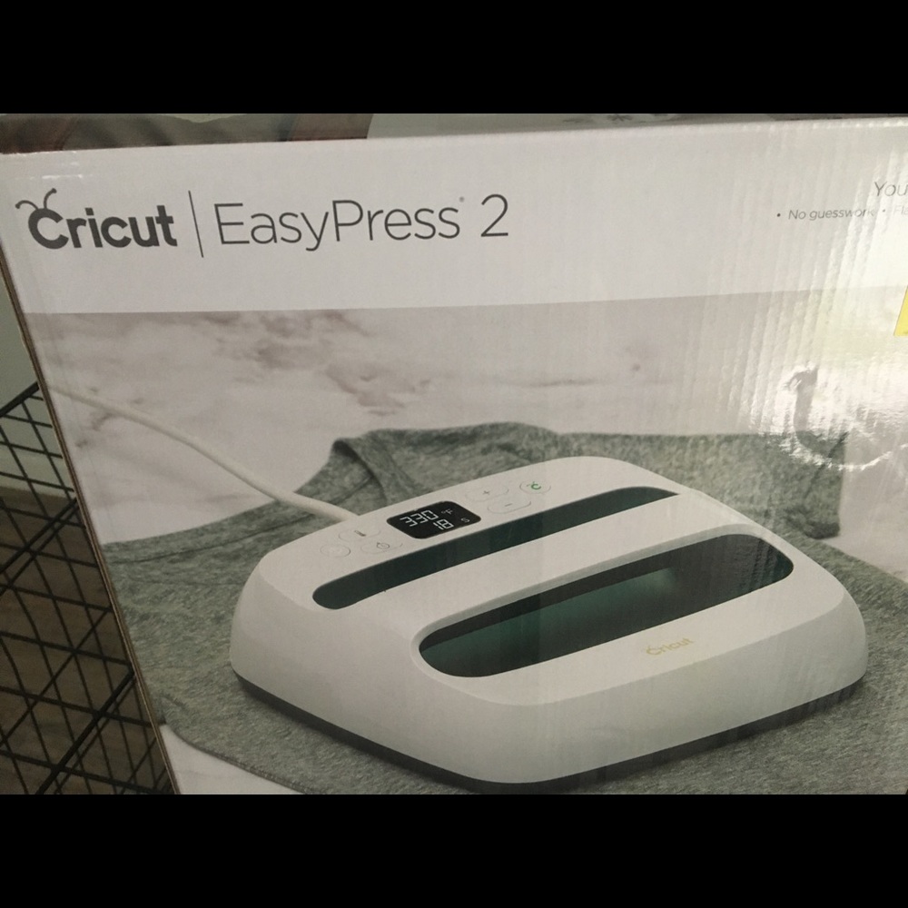 Cricut EasyPress 2 bundle